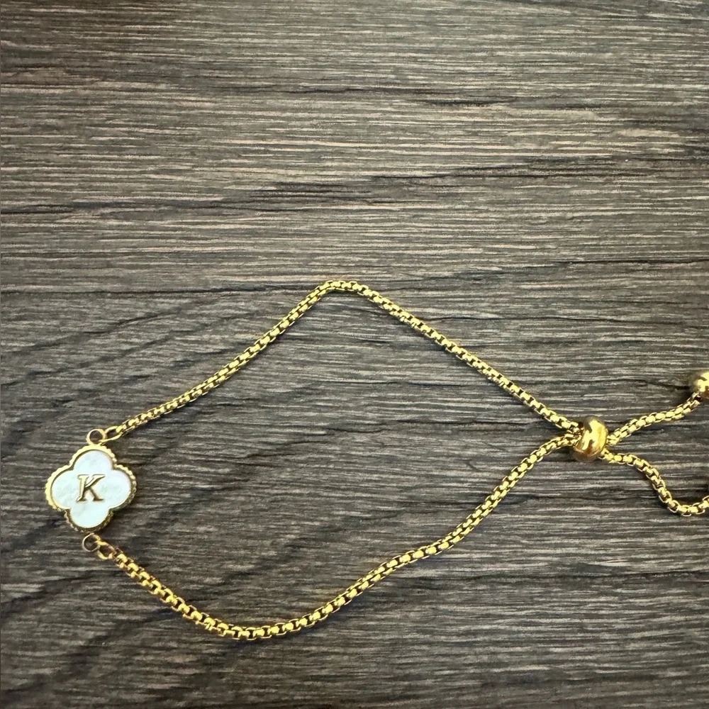 NWOT Gold Plated Mother of Pearl Initial Clover Bracelet in Letter “K”